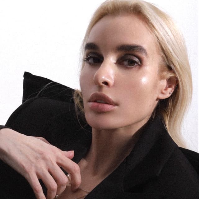 Юліана Дурнєва Юліана Дурнєва - Психолог