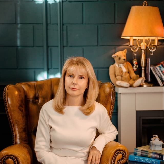 Олена Кушніренко Олена Кушніренко - Психотерапевт